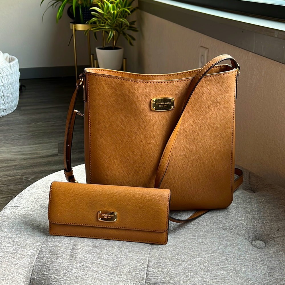 MICHAEL Michael Kors Tan Leather Crossbody Bag with Matching Wallet